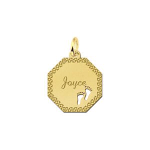 Gouden graveerplaat met twee voetjes. - Names4ever