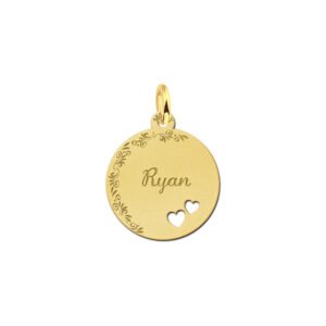 Gouden hangertje rond met bloemrand en 2 hartjes - Names4ever