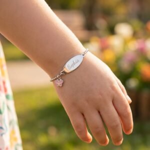 Names4ever Zilveren Baby Armbandje met Naamplaatje model