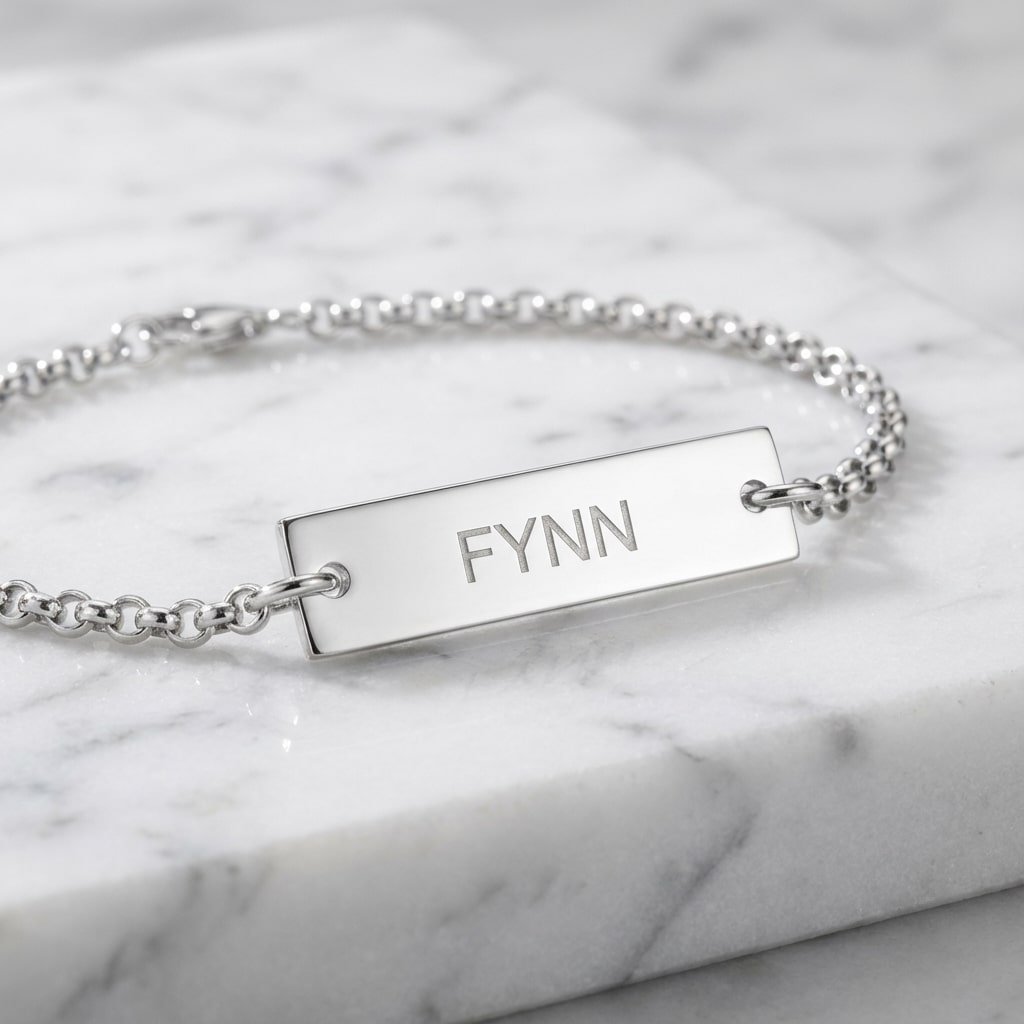 Names4ever Zilveren Baby Armbandje met Naamplaatje marmer 2