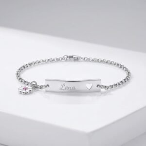 Names4ever Zilveren Baby Armbandje met Naamplaatje en Bloemetje wit