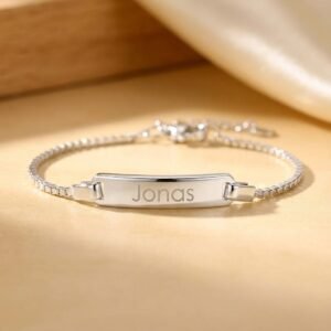 Baby armband van zilver – Names4ever hout close