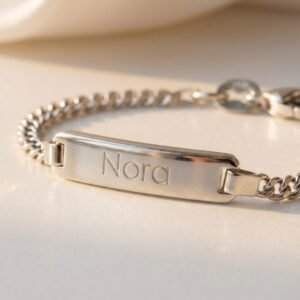 Zilveren Baby armband met gravure – Names4ever