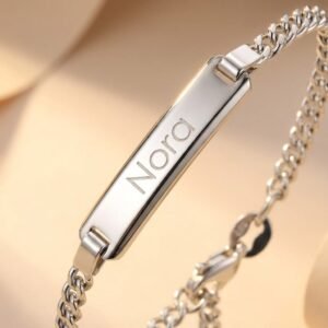 Zilveren Baby armband met gravure – Names4ever