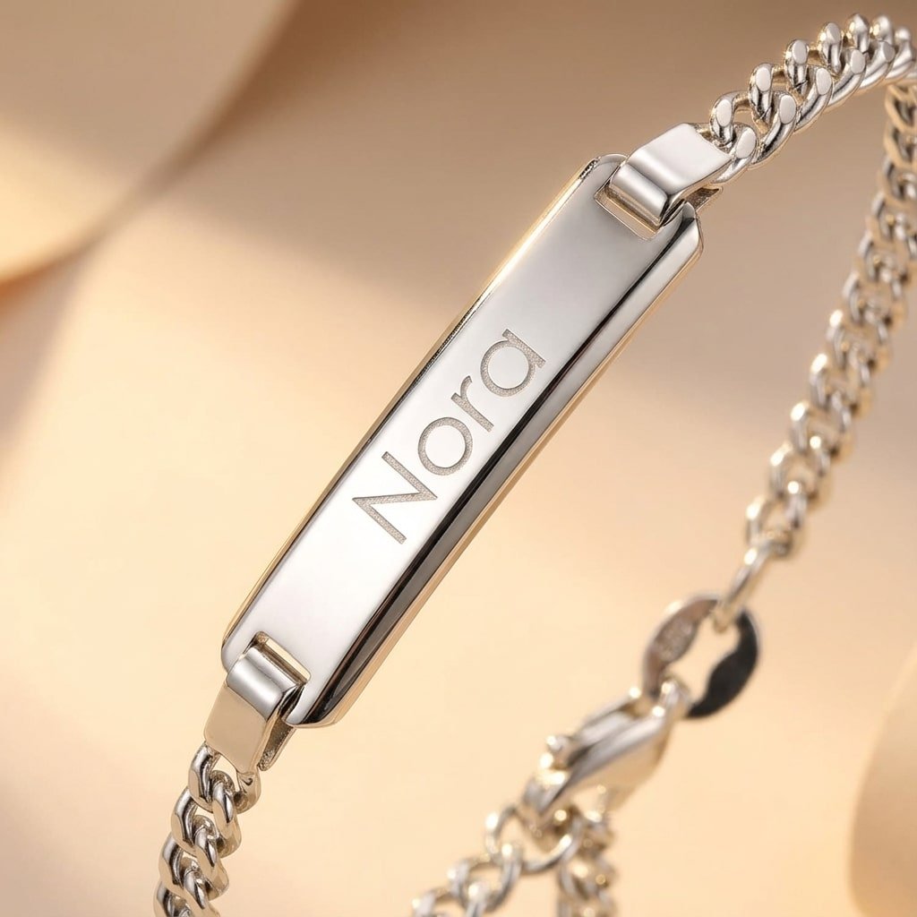 Zilveren Baby armband met gravure – Names4ever