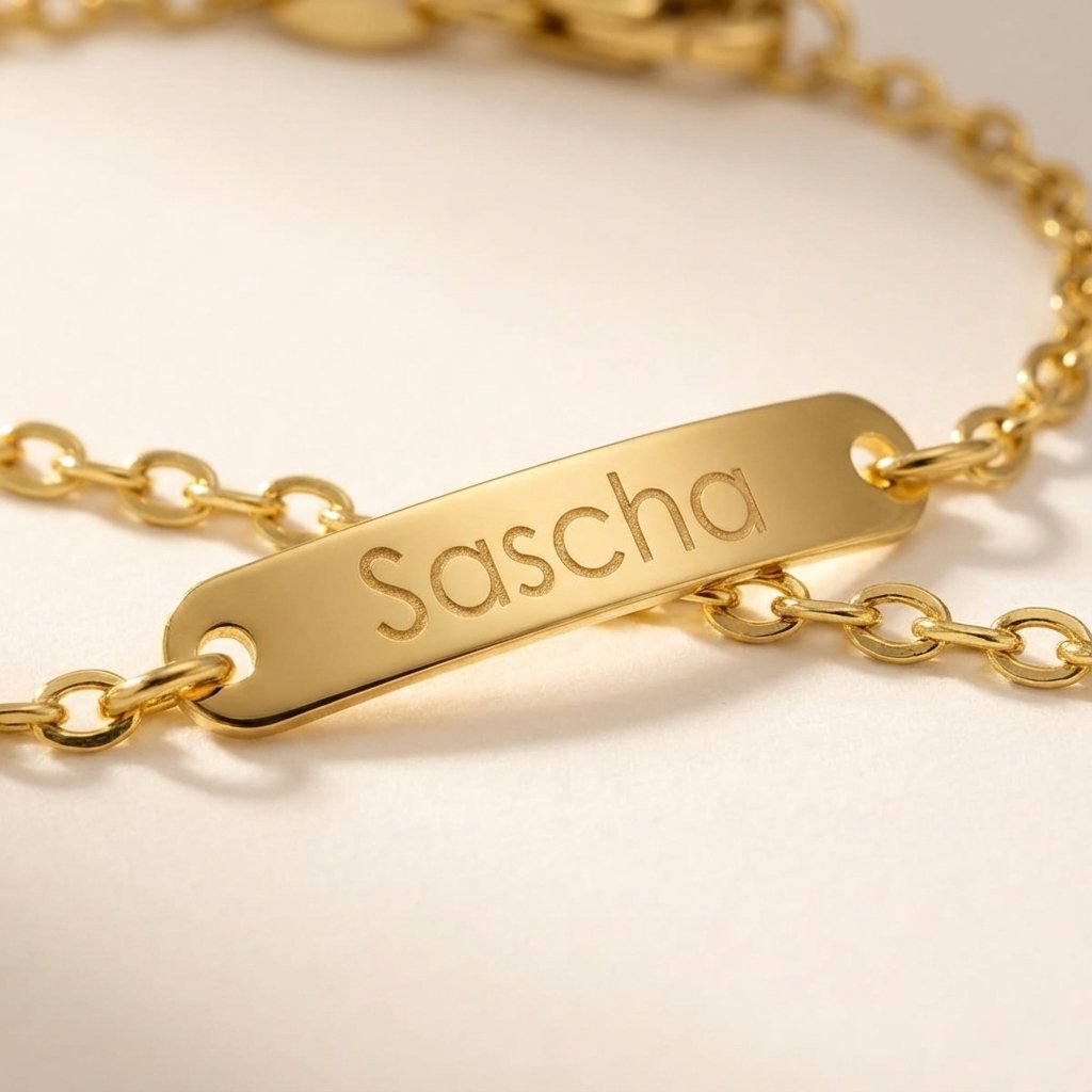 Gouden Baby armband met naamgravure Jasseron – Names4ever