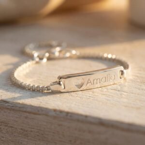 Baby armband van zilver met gravure – Names4ever