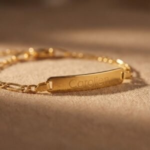 Gouden baby armband met naamgravure Figaro - Names4ever