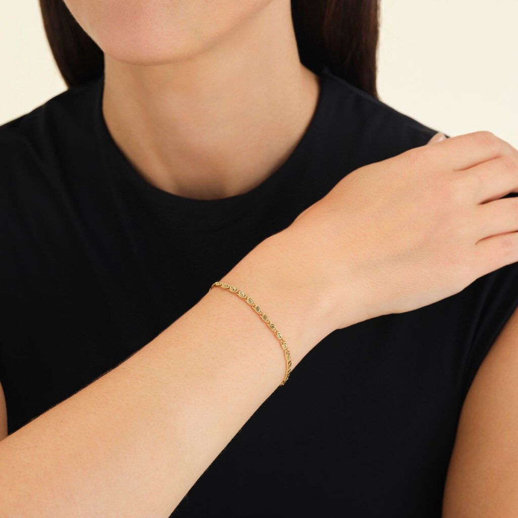 Rosefield Swirl armband – goudkleurig – productfoto 2