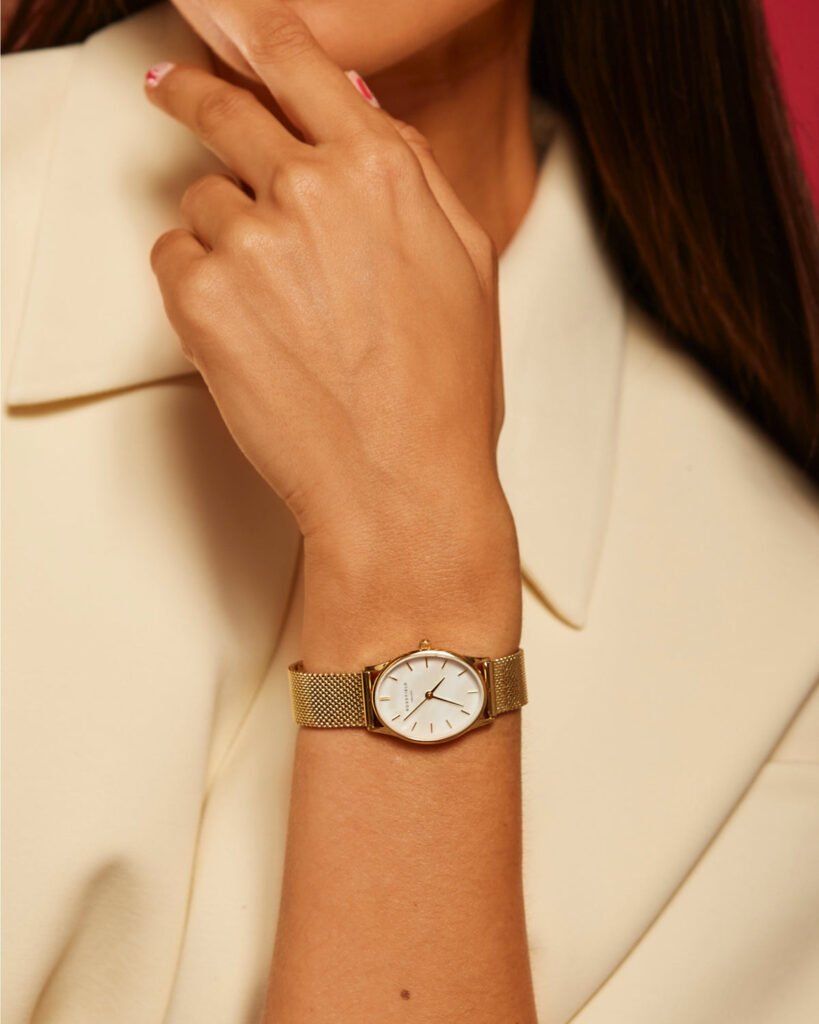 Rosefield Oval Pearl Mesh horloge – goudkleurig – productfoto 2