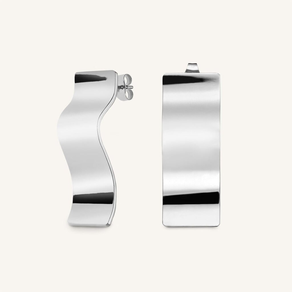 Rosefield Wave Charm oorbel – zilverkleurig – productfoto 1