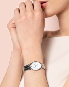 Rosefield Oval Pearl horloge – zilverkleurig – productfoto 2