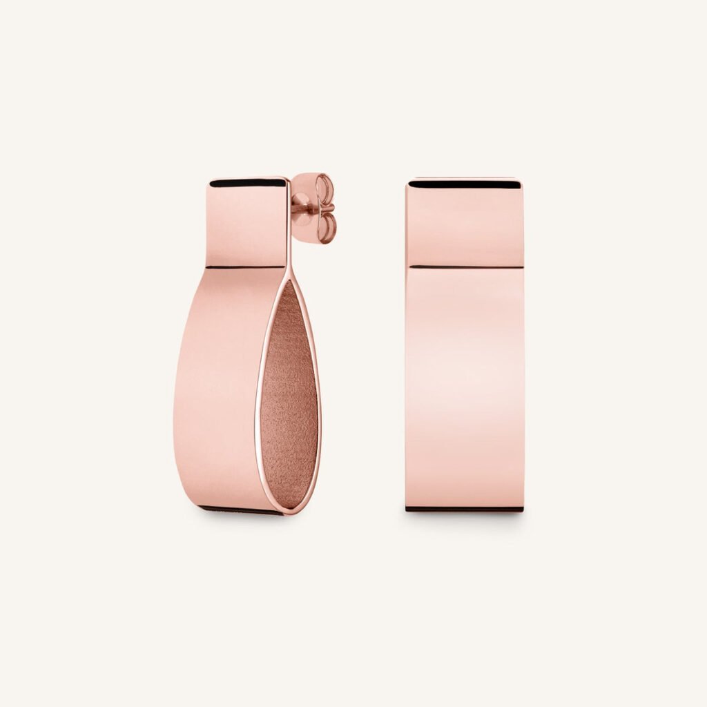 Rosefield Folded Charm oorbel – roségoudkleurig – productfoto 1