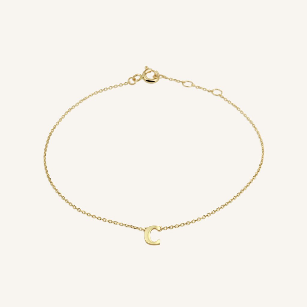 Rosefield Initial armband C – 14 karaat goud – productfoto 1