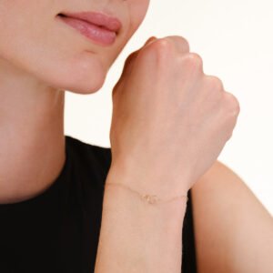 Rosefield Links armband – 14 karaat goud – productfoto 2