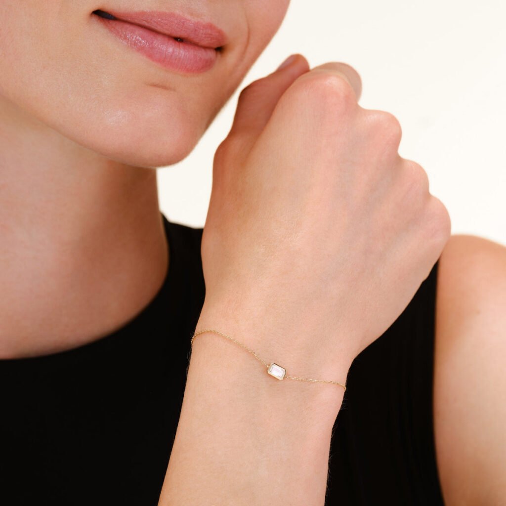 Rosefield Eterna Square armband – 14 karaat goud met labdiamanten – productfoto 2