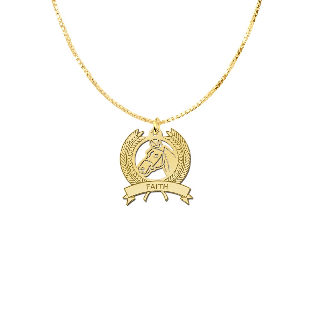 Gouden hanger paardenhoofd in krans met naam GNDH006 detail