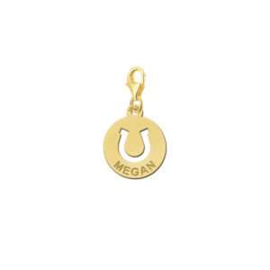 Gouden ronde paardenbedel met hoefijzer en naam – GNDB001