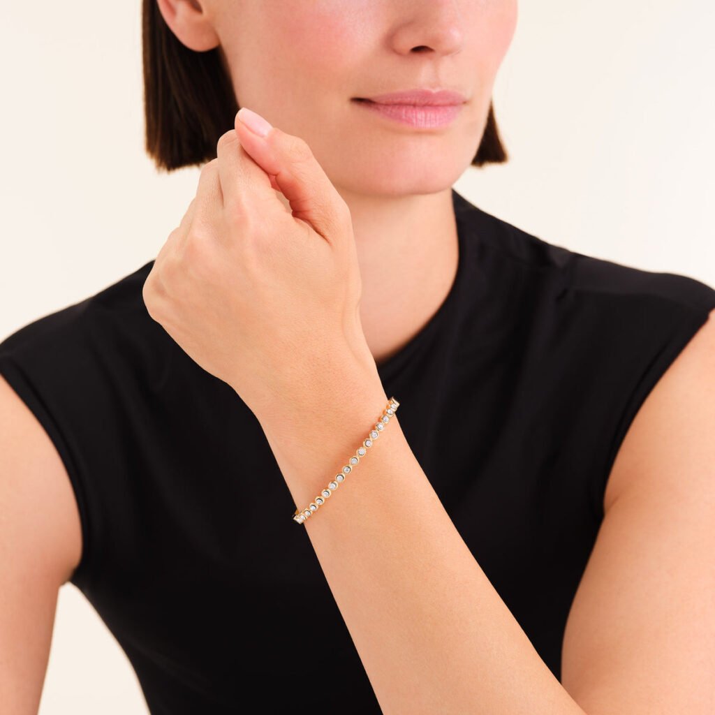 Rosefield Crystal Bangle – goudkleurig – productfoto 2