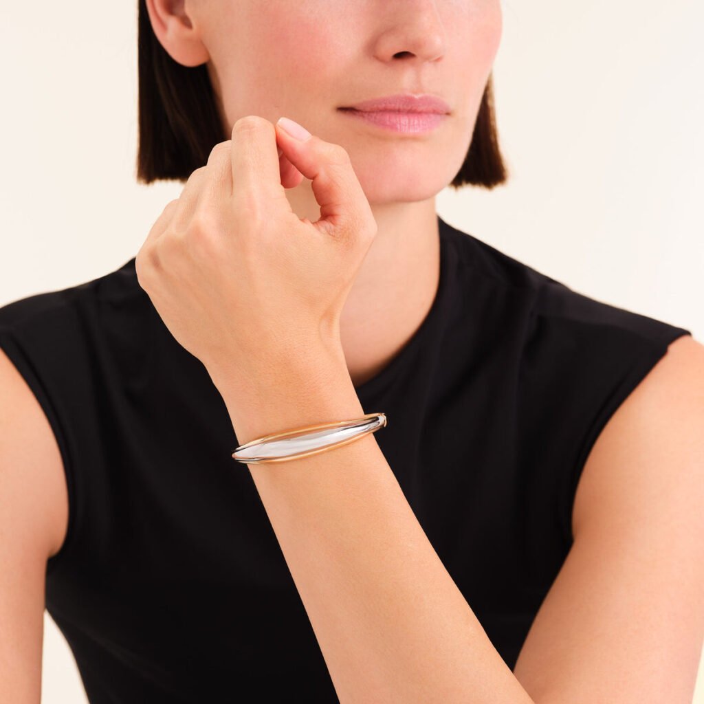 Rosefield Dome Duotone Bangle – bicolor / goudkleurig / zilverkleurig – productfoto 2