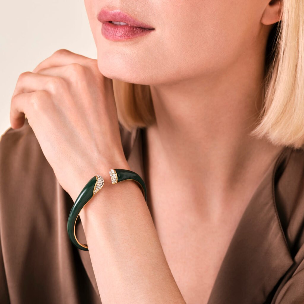 Rosefield Enamel Pave Bangle – goudkleurig / groen – productfoto 2