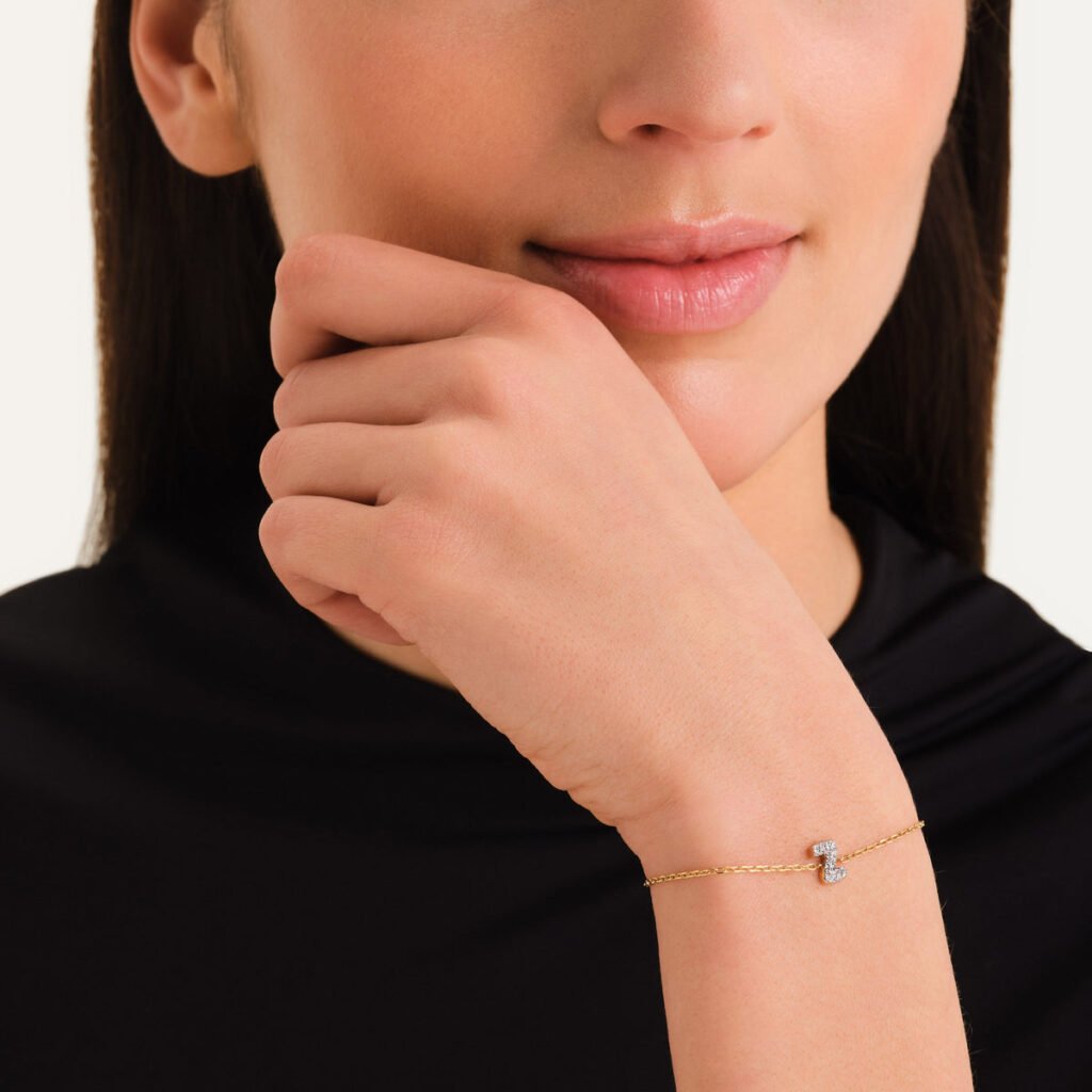 Rosefield Crystal Letter Z armband – goudkleurig – productfoto 2