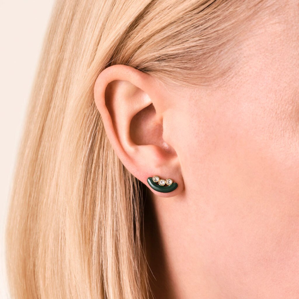 Rosefield Enamel Crystals oorknopjes – goudkleurig / groen – productfoto 2