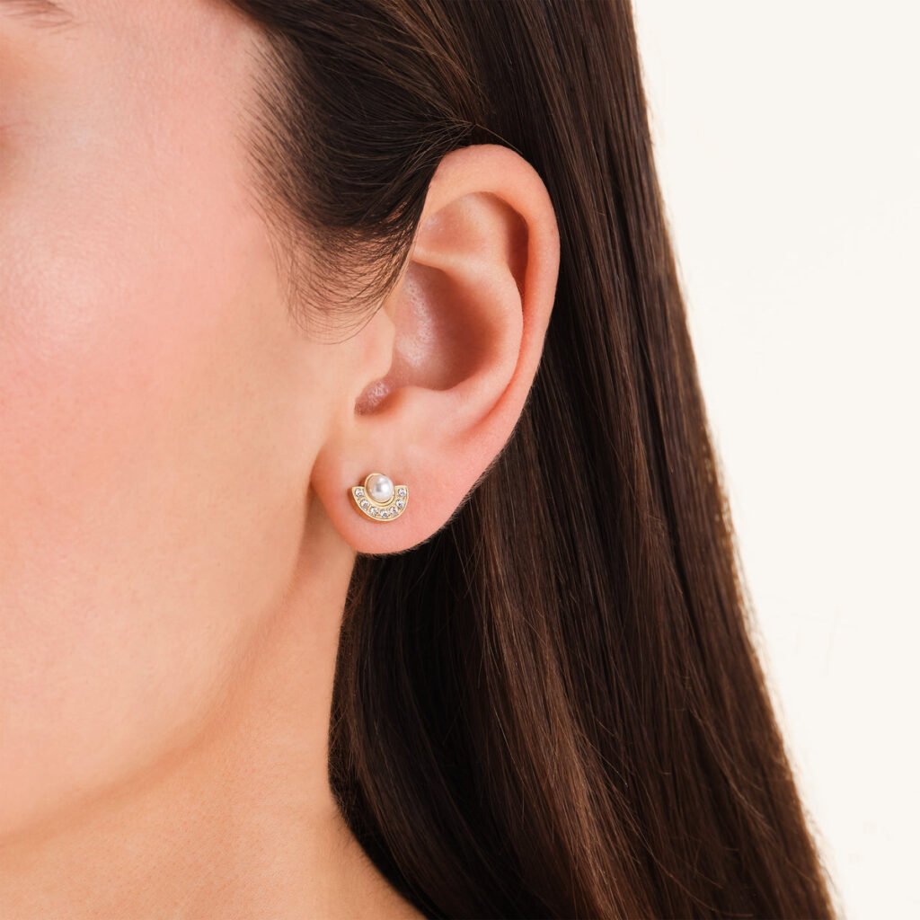 Rosefield Pearl Halo oorknopjes – goudkleurig – productfoto 2