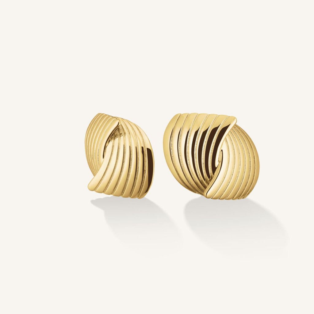 Rosefield Simple Knot oorbellen – goudkleurig – productfoto 1