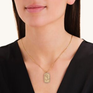 Rosefield Daisy Amulet – goudkleurig – productfoto 2