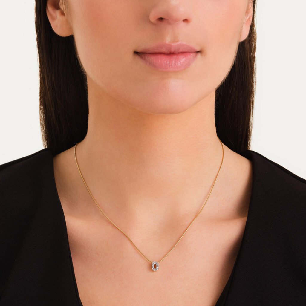 Rosefield Crystal Letter D ketting – goudkleurig – productfoto 2