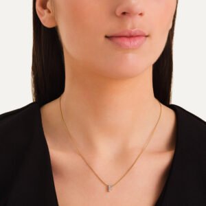Rosefield Crystal Letter F ketting – goudkleurig – productfoto 2