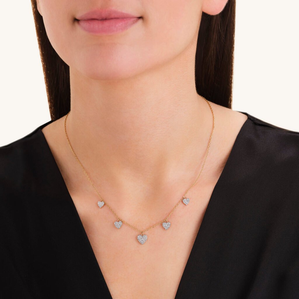 Rosefield Multi Hearts ketting – goudkleurig – productfoto 2
