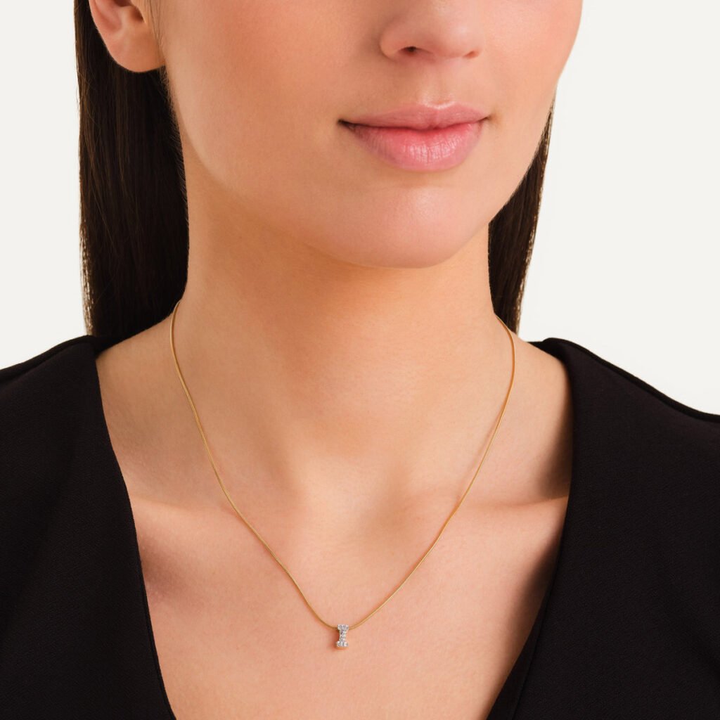 Rosefield Crystal Letter I ketting – goudkleurig – productfoto 2