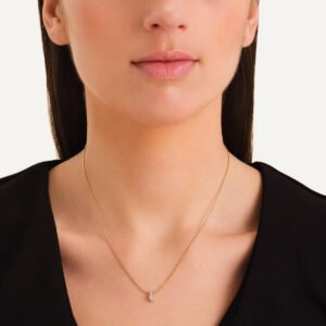 Rosefield Crystal Letter L ketting – goudkleurig – productfoto 2