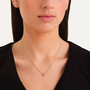 Rosefield Crystal Letter R ketting – goudkleurig – productfoto 2