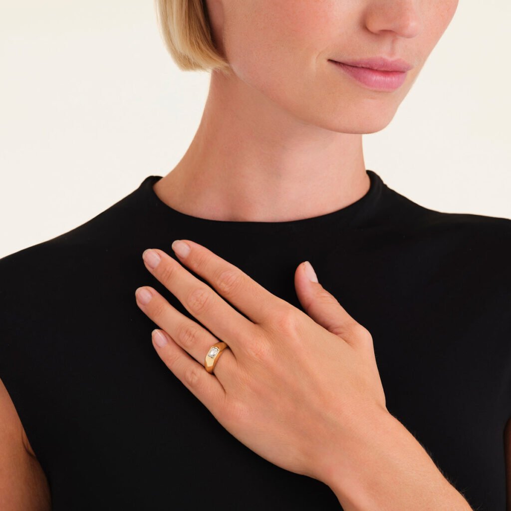 Rosefield Octagon Zirconia ring – goudkleurig – productfoto 2