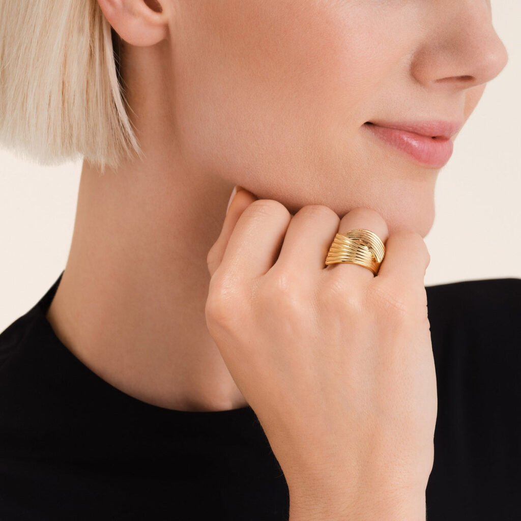 Rosefield Simple Knot ring – goudkleurig – productfoto 2