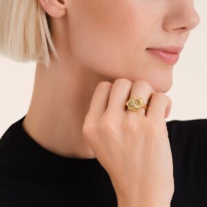 Rosefield Knot ring – goudkleurig – productfoto 2