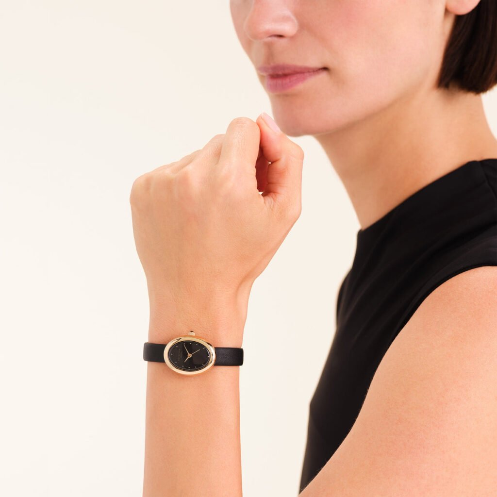 Rosefield Ovale Black horloge – goudkleurig / zwart – productfoto 2
