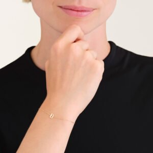 Rosefield Initial armband B – 14 karaat goud – productfoto 2