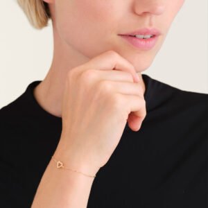 Rosefield Bold Heart armband – 14 karaat goud – productfoto 2