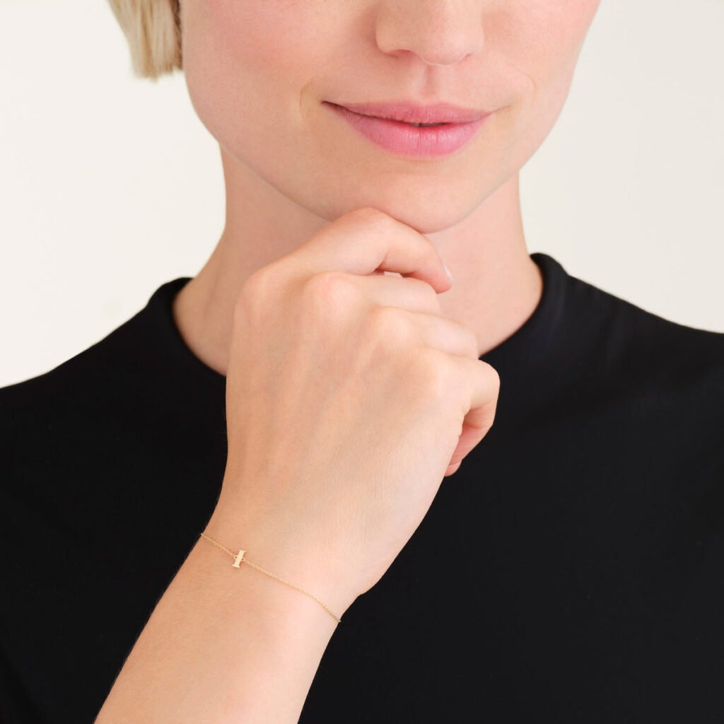 Rosefield Initial armband I – 14 karaat goud – productfoto 2