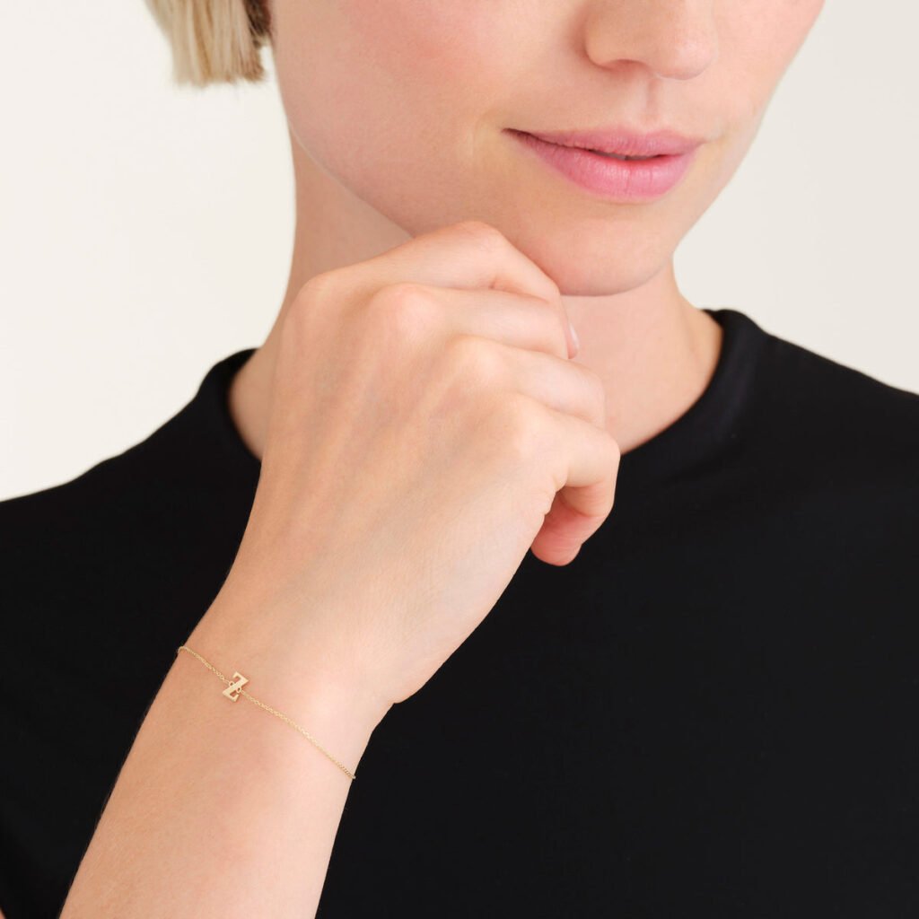 Rosefield Initial armband Z – 14 karaat goud – productfoto 2
