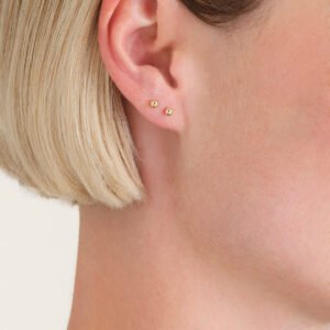 Rosefield Single Dot Oorknopjes – 14 karaat goud – productfoto 2