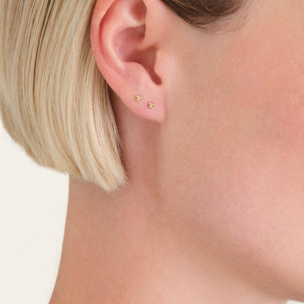 Rosefield Tri Dots Oorknopjes – 14 karaat goud – productfoto 2