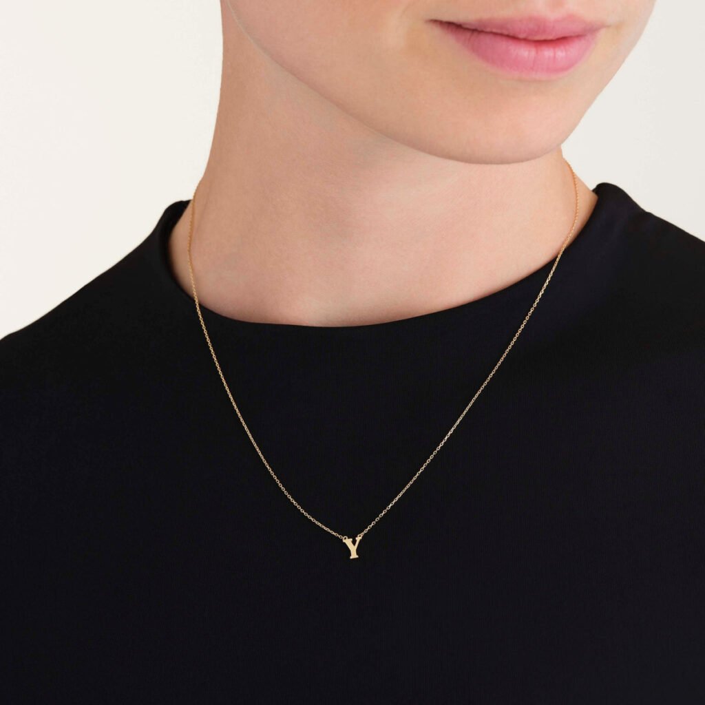 Rosefield Initial ketting Y – 14 karaat goud – productfoto 2