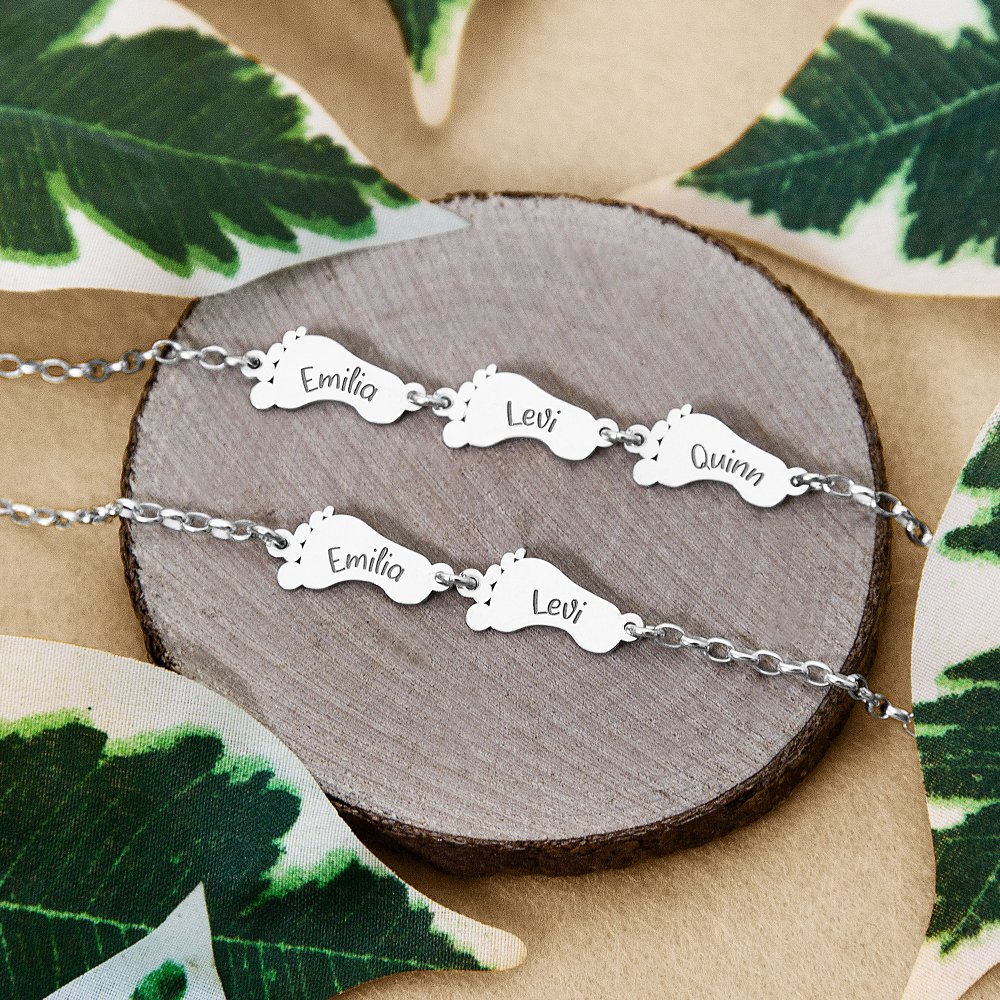 Zilveren Armband met Babyvoetjes en Namen | Names4ever - voorbeeld personalisatie