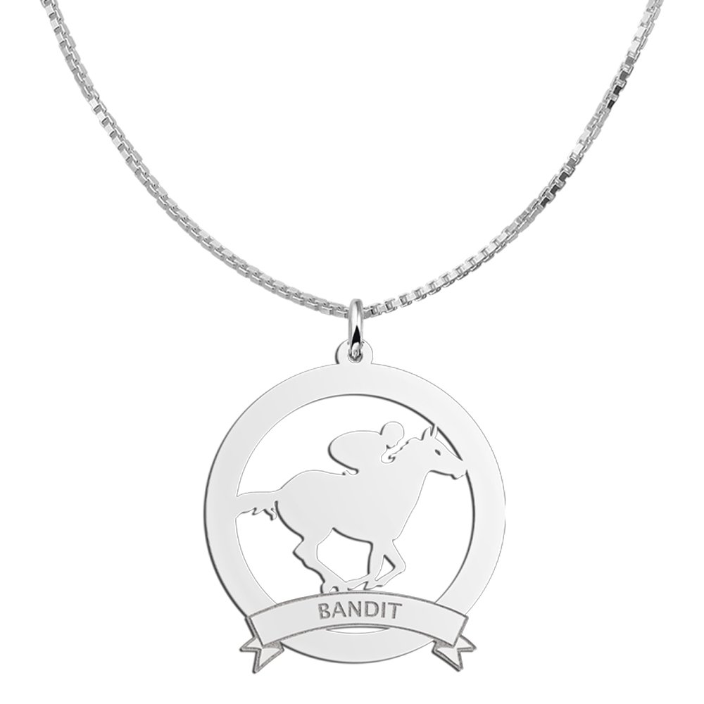 Zilveren Ronde Jockey Hanger met Naam 30 mm | Names4ever - draagvoorbeeld met optionele ketting