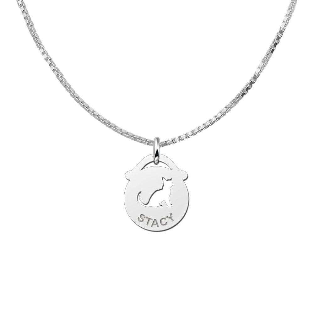Zilveren Ronde Naamhanger met Poes | Names4ever - draagvoorbeeld met optionele ketting